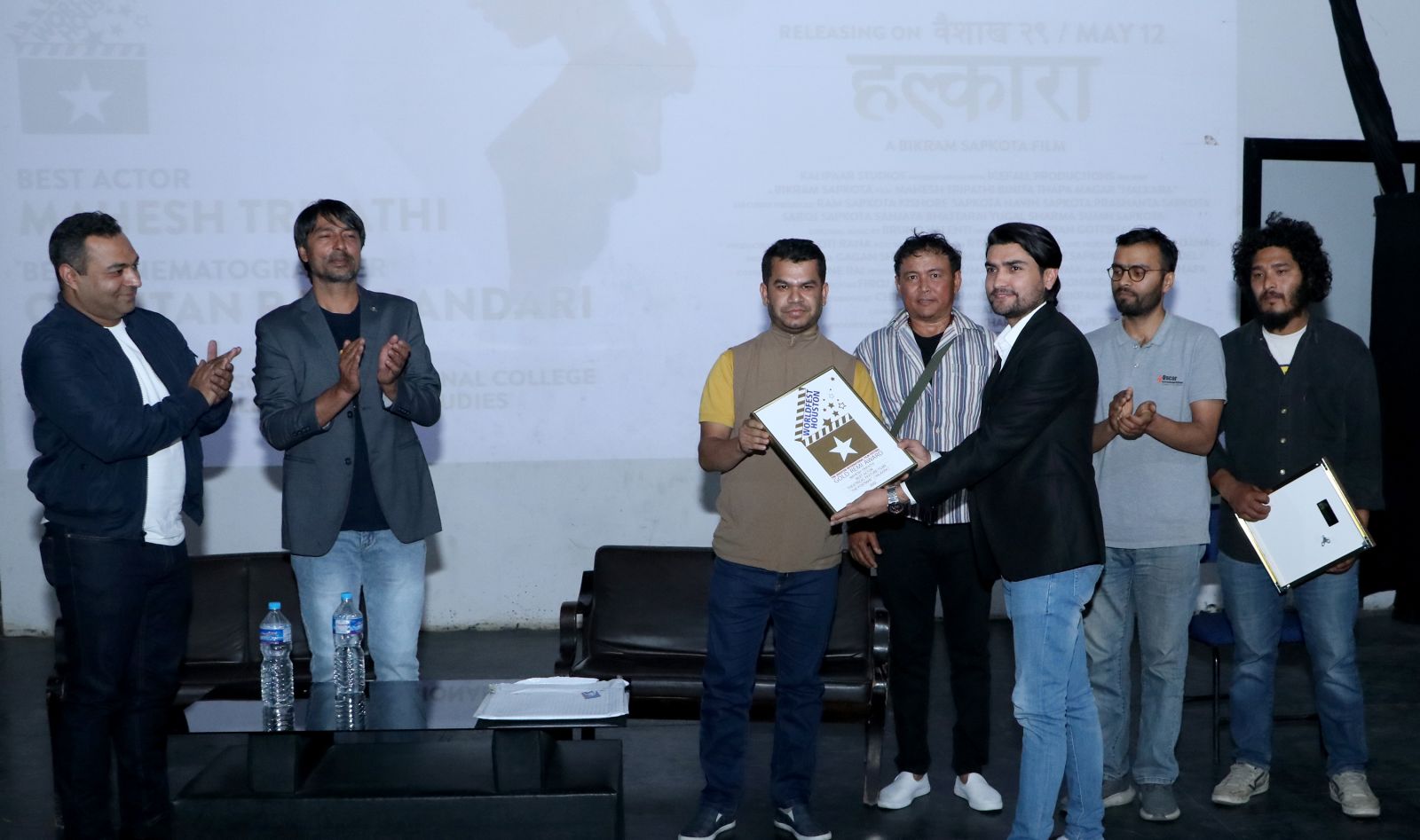 Mahesh-Tripathi-Receiving-Award